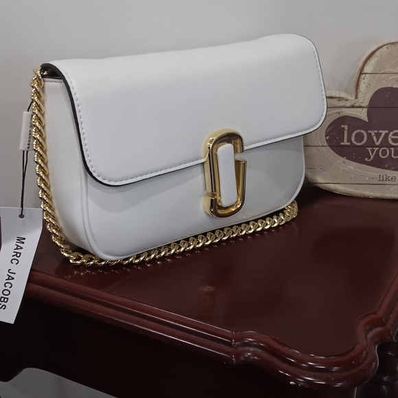 Marc Jacobs Handbags - Cartera blanca y dorada de cuero. Marca Marc Jacobs